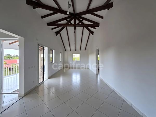 Néron, Le Moule - Appartement avec grand jardin - 2 chambres, haut de villa totalement indépendant