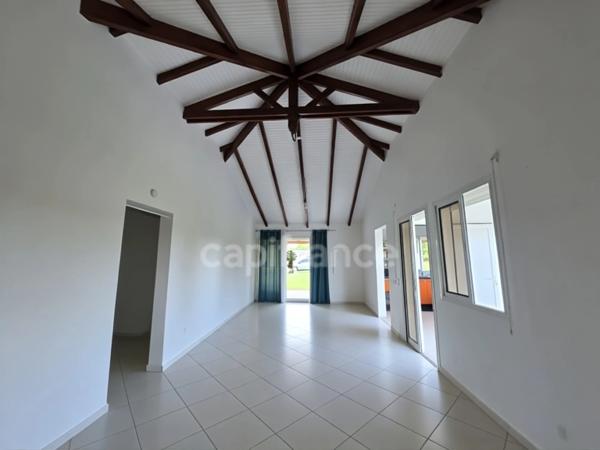 Néron, Le Moule - Appartement avec grand jardin - 2 chambres, haut de villa totalement indépendant