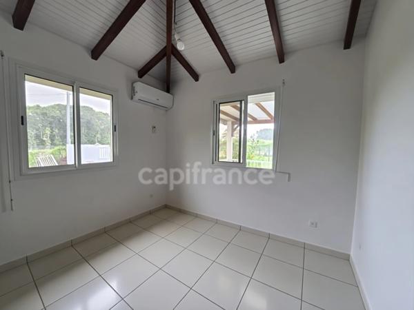 Néron, Le Moule - Appartement avec grand jardin - 2 chambres, haut de villa totalement indépendant