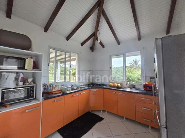 Néron, Le Moule - Appartement avec grand jardin - 2 chambres, haut de villa totalement indépendant