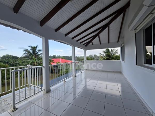 Néron, Le Moule - Appartement avec grand jardin - 2 chambres, haut de villa totalement indépendant