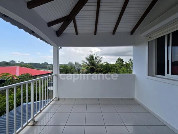 Néron, Le Moule - Appartement avec grand jardin - 2 chambres, haut de villa totalement indépendant