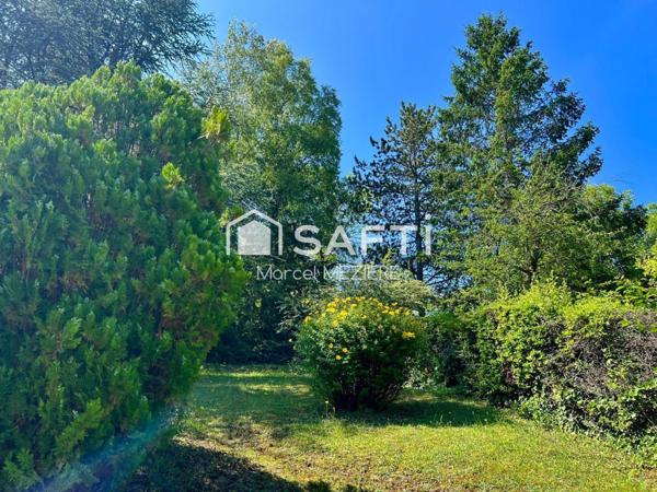 Agréable pavillon, très bien situé à raffraichir.