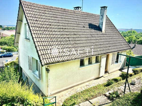 Agréable pavillon, très bien situé à raffraichir.