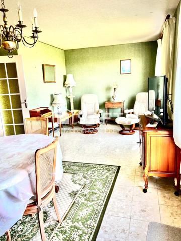 Agréable pavillon, très bien situé à raffraichir.