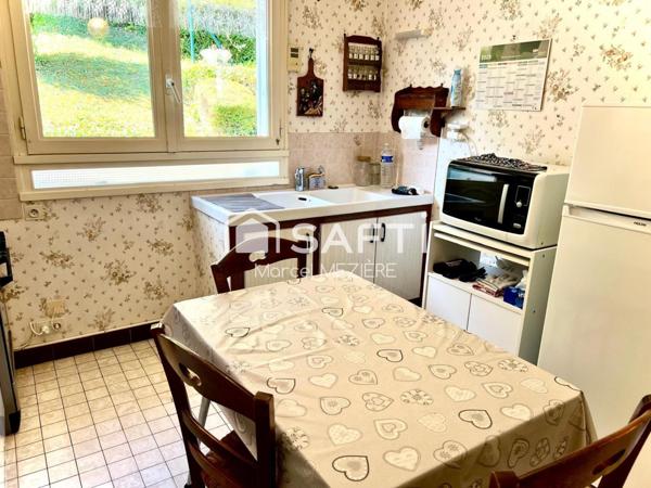 Agréable pavillon, très bien situé à raffraichir.