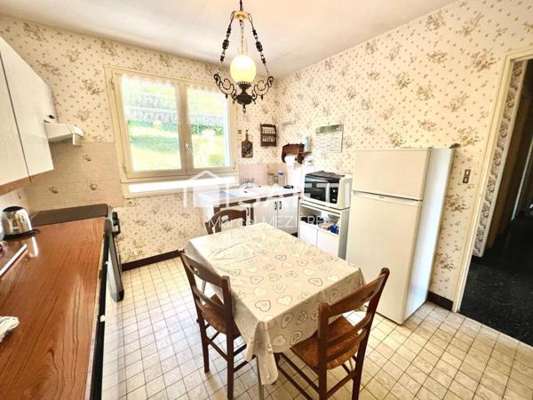 Agréable pavillon, très bien situé à raffraichir.