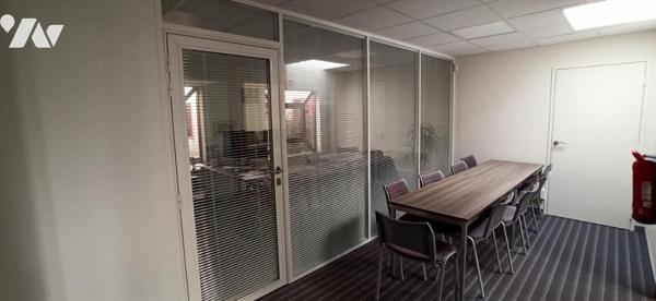 LA FERTE MACE, locaux professionnels 220 m² avec parkings