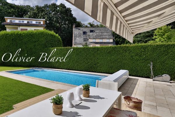 La Celle-Saint-Cloud – Villa familiale avec piscine – Parcelle de 967 m² – Gare à 3 minutes à pied