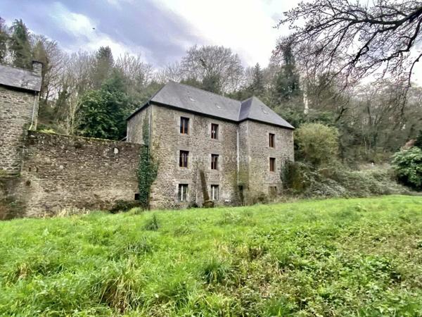 Vente                                                      Maison
                        
                     12 pièces                      255 m2                     à Dinan