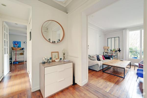 Appartement F4 à vendre  4 pièces - 102 m 2   PARIS  - 75018