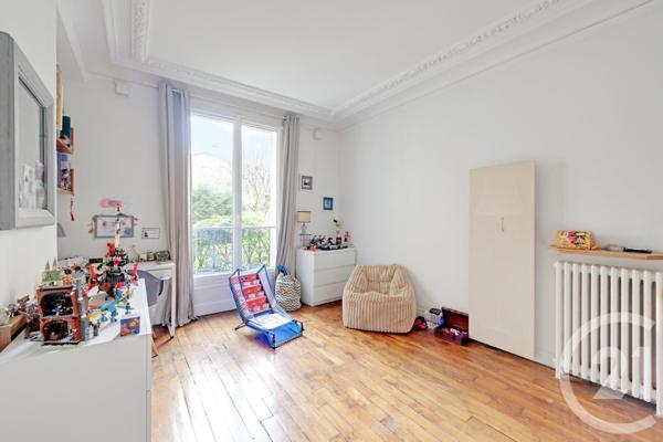 Appartement F4 à vendre  4 pièces - 102 m 2   PARIS  - 75018