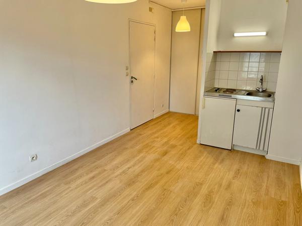 A LOUER - NANTES ST CLEMENT - Studio de 18.89 m² - IDEAL ETUDIANT