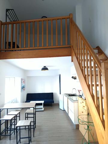 Appartement Meublé sur Gray avec chambre en mezzanine - 35m2