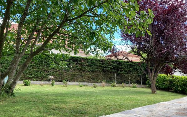 Maison à louer    4 pièces • 136,84 m2 Pau