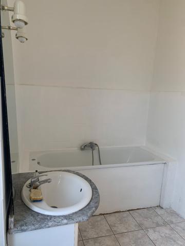 APPARTEMENT T3 AVEC TERRASSE - CENTRE DE MONTLIEU - DISPONIBLE