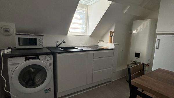 BEL APPARTEMENT MEUBLE ENTIEREMENT REFAIT A NEUF