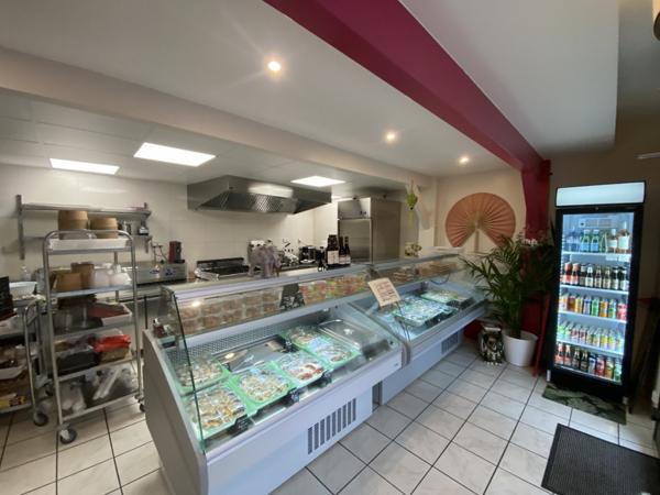 IMMEUBLE AVEC LOGEMENT ET COMMERCE