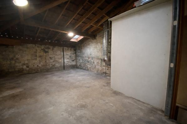 IMMEUBLE AVEC LOGEMENT ET COMMERCE