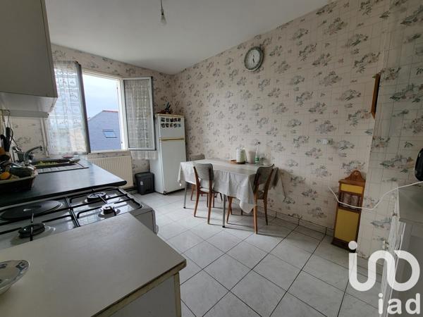 Immeuble à vendre 166 m² Distré