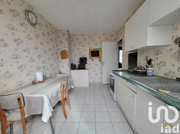 Immeuble à vendre 166 m² Distré