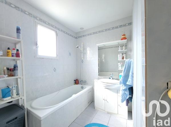 Immeuble à vendre 166 m² Distré