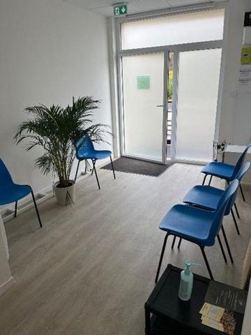 Divers à louer à Saint-Sylvestre-Cappel dans le Nord (59114), ref : S5388 place de l'église