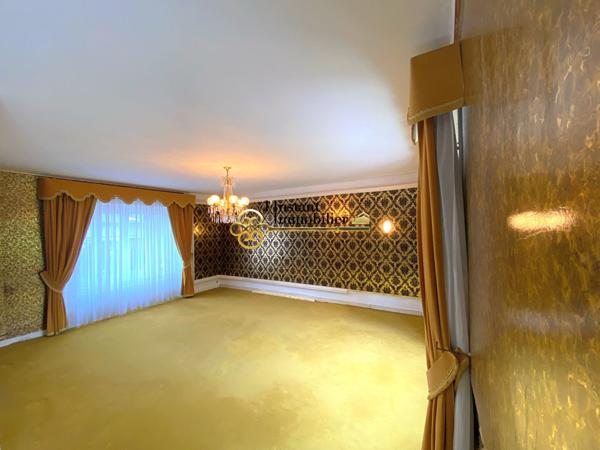Maison 9 pièce(s) 215 m2