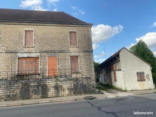 Ancienne maison de ville + studio indépendant