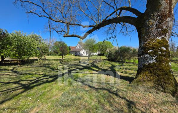 Authenticité, nature et potentiel pour cette longère de 150 m2 à Chabris