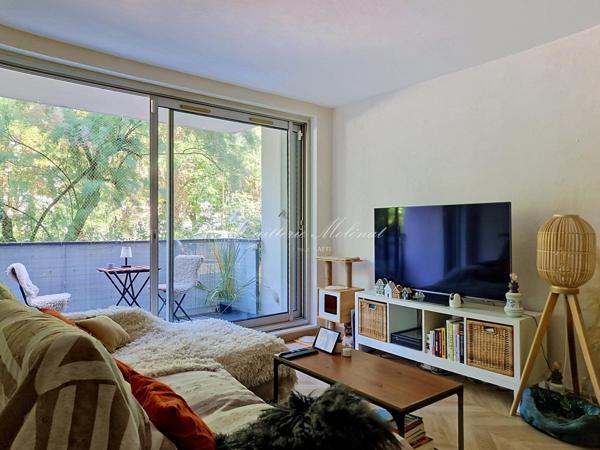 Appartement rénové de 3 pièces avec balcon