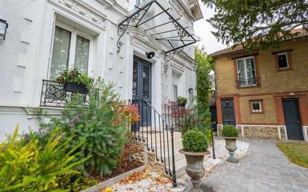 Maison à vendre    7 pièces •  Le Raincy