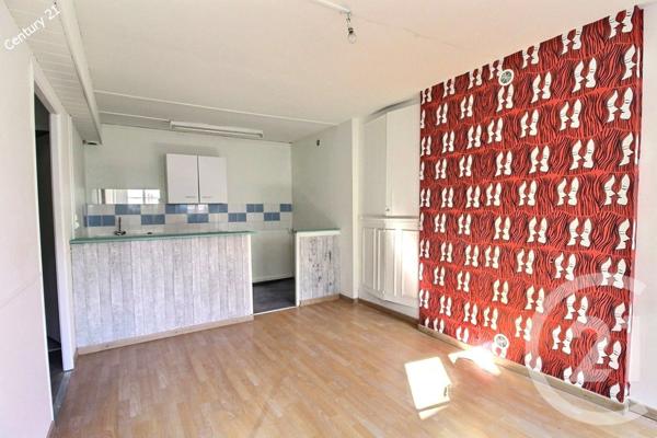 Immeuble à vendre  117 m2 CONDE EN BRIE - 02