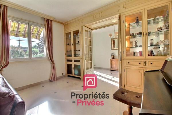 1h15 de PARIS - Maison de caractère de 190 m2, au calme absolu dans un environnement privilégié, parc d'environ 4400 m2