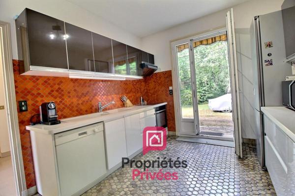 1h15 de PARIS - Maison de caractère de 190 m2, au calme absolu dans un environnement privilégié, parc d'environ 4400 m2