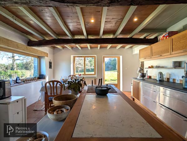 Moncrabeau (47600) Maison gasconne avec piscine, dépendances dans un joli parc