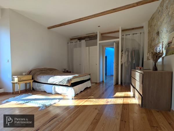 Moncrabeau (47600) Maison gasconne avec piscine, dépendances dans un joli parc