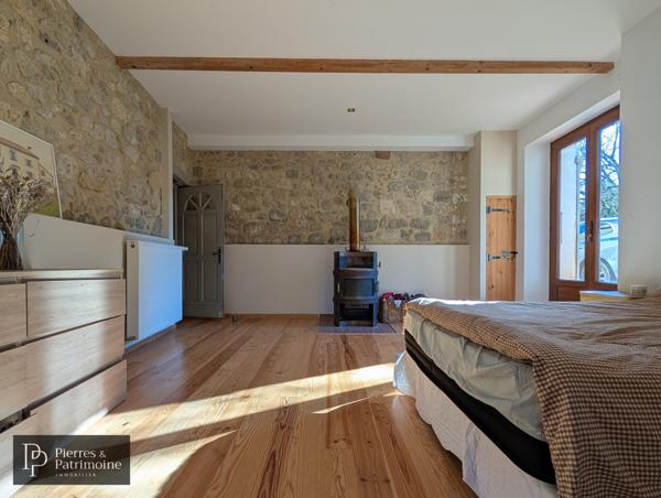 Moncrabeau (47600) Maison gasconne avec piscine, dépendances dans un joli parc