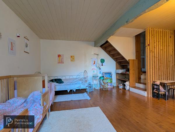 Moncrabeau (47600) Maison gasconne avec piscine, dépendances dans un joli parc