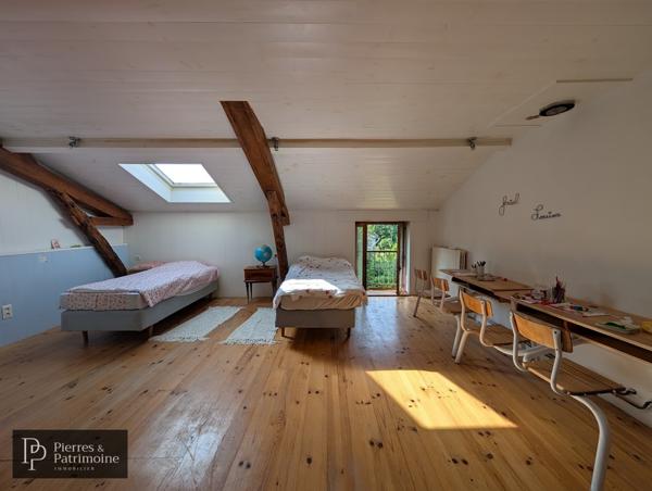 Moncrabeau (47600) Maison gasconne avec piscine, dépendances dans un joli parc