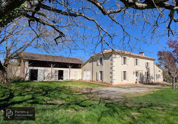 Moncrabeau (47600) Maison gasconne avec piscine, dépendances dans un joli parc