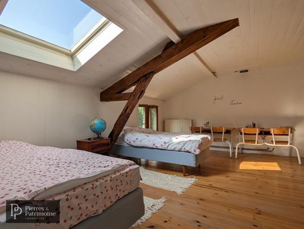 Moncrabeau (47600) Maison gasconne avec piscine, dépendances dans un joli parc