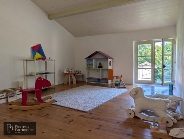 Moncrabeau (47600) Maison gasconne avec piscine, dépendances dans un joli parc