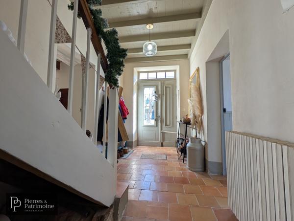 Moncrabeau (47600) Maison gasconne avec piscine, dépendances dans un joli parc