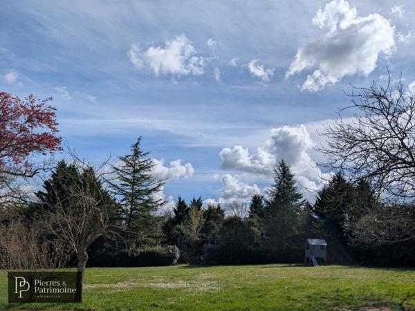Moncrabeau (47600) Maison gasconne avec piscine, dépendances dans un joli parc