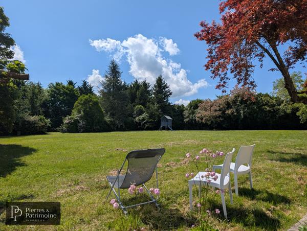 Moncrabeau (47600) Maison gasconne avec piscine, dépendances dans un joli parc