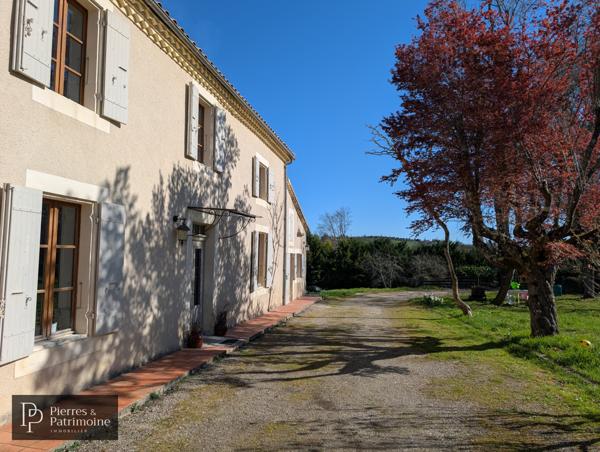 Moncrabeau (47600) Maison gasconne avec piscine, dépendances dans un joli parc