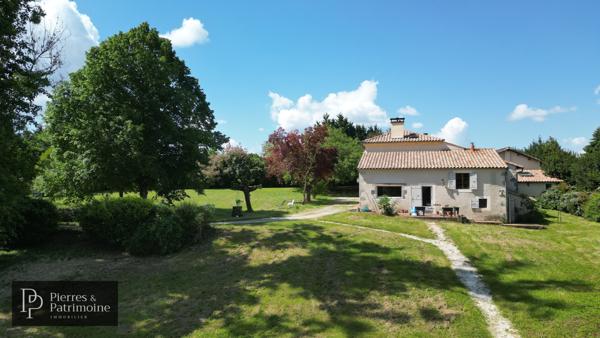Moncrabeau (47600) Maison gasconne avec piscine, dépendances dans un joli parc