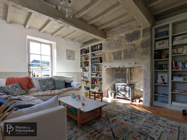 Moncrabeau (47600) Maison gasconne avec piscine, dépendances dans un joli parc