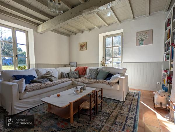 Moncrabeau (47600) Maison gasconne avec piscine, dépendances dans un joli parc